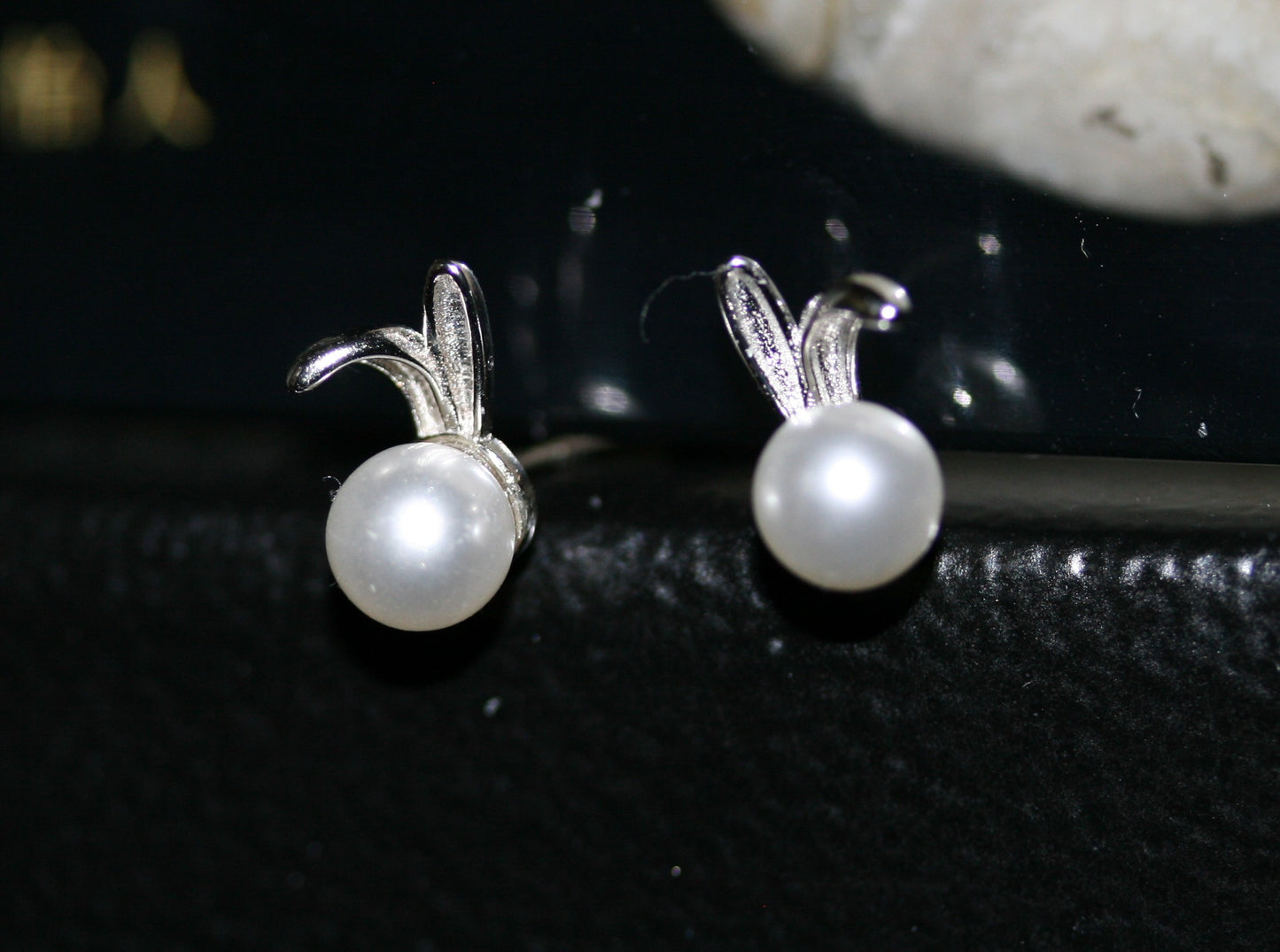 Rabbit Big Pearl Earrings Cute Pearl Animal Studs Earrings for Women CZ Bunny Studs Earrings Rabbit Earring for Animal Lover Jewelry
