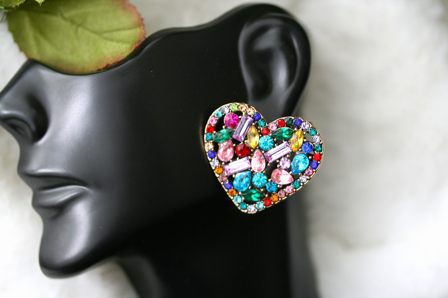 Fashion Heart Metal Hollow Stud Earrings for Women Luxury Bling Color Crystal Party Jewelry Aesthetic Accessories