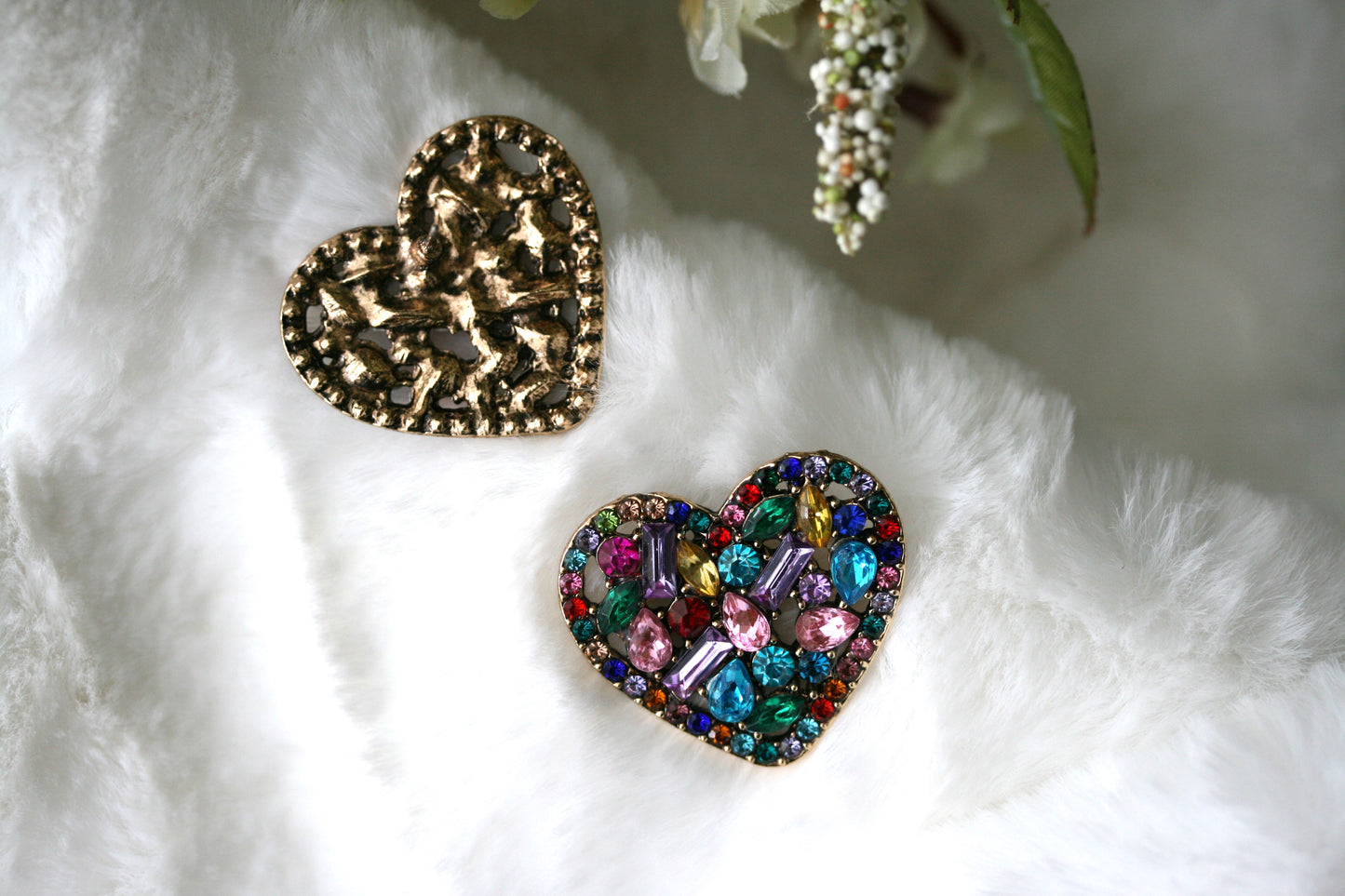 Fashion Heart Metal Hollow Stud Earrings for Women Luxury Bling Color Crystal Party Jewelry Aesthetic Accessories