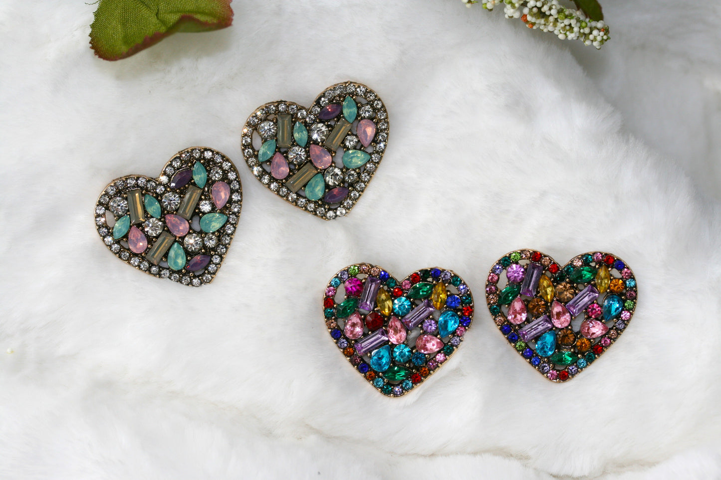 Fashion Heart Metal Hollow Stud Earrings for Women Luxury Bling Color Crystal Party Jewelry Aesthetic Accessories
