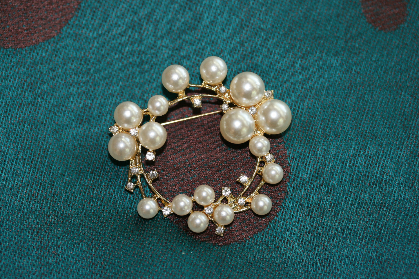 PEARL BROOCH PIN, Imitation Pearl Brooch, Clear Crystal & Pearl Wreath Brooch