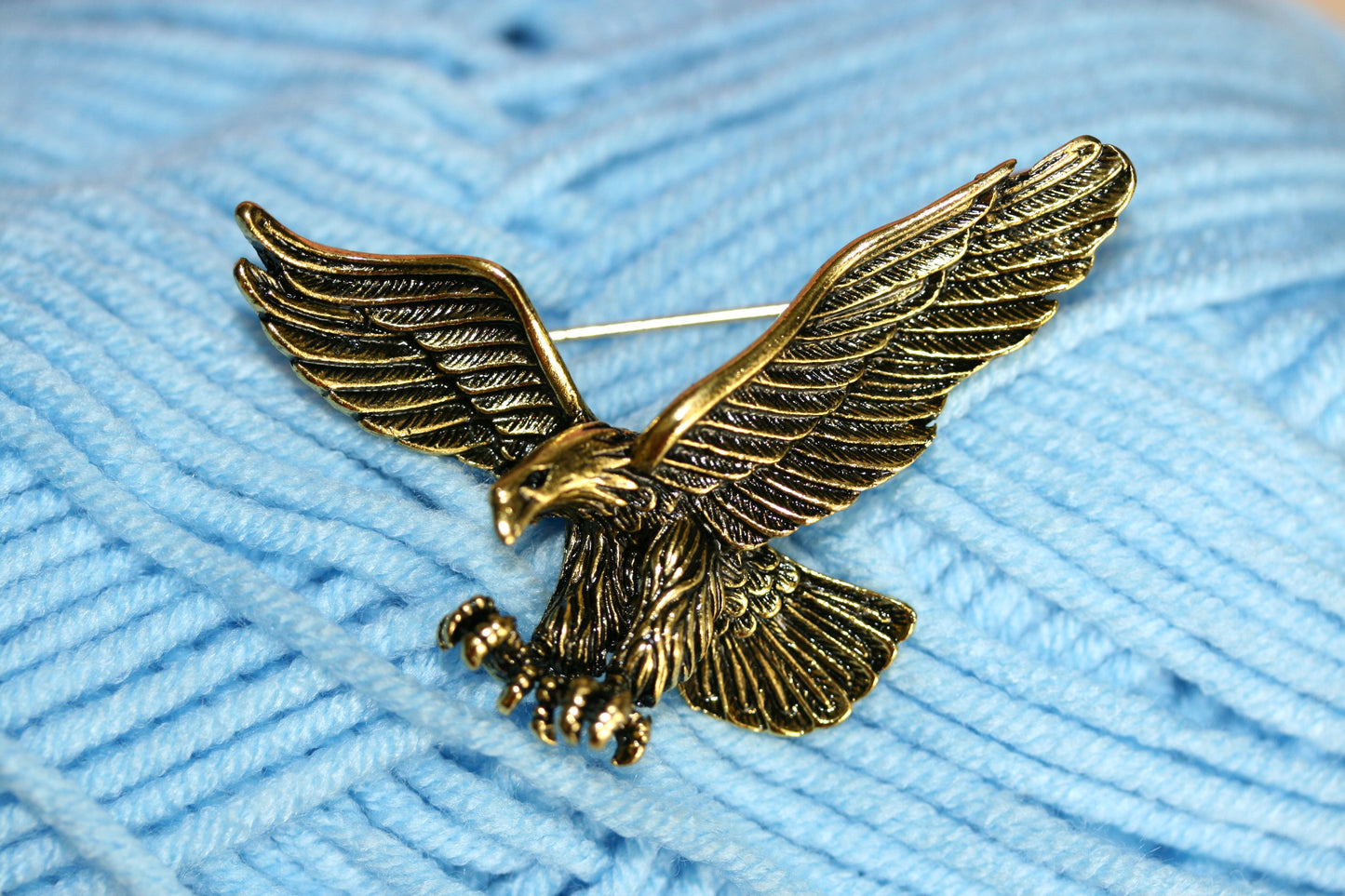 Vintage look gold plated flying eagle brooch Gold Flying Eagle Pin Antique Eagle Pendant