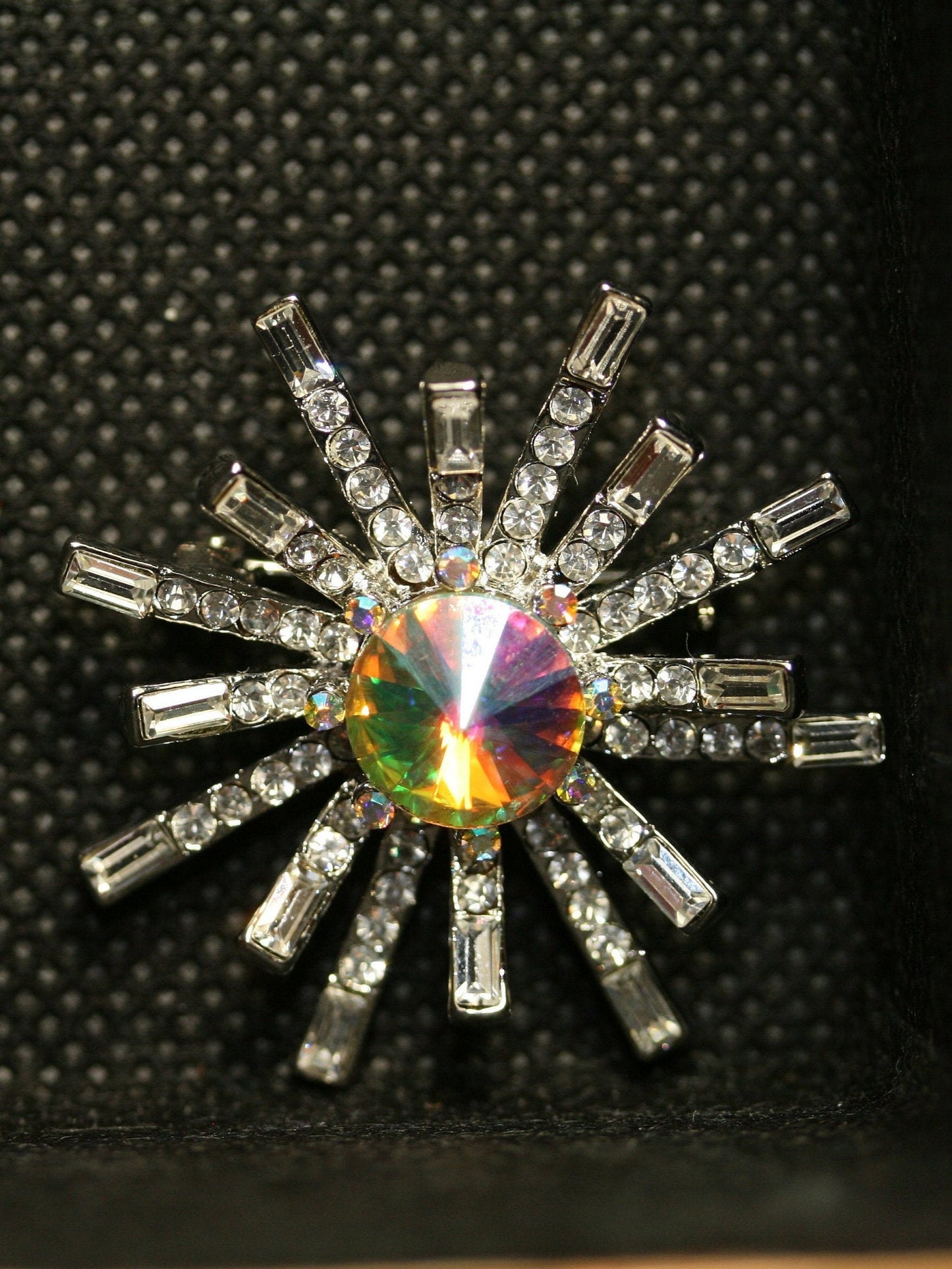Vintage Clear Rhinestone Starburst Sunburst Hub Spoke Brooch Pin