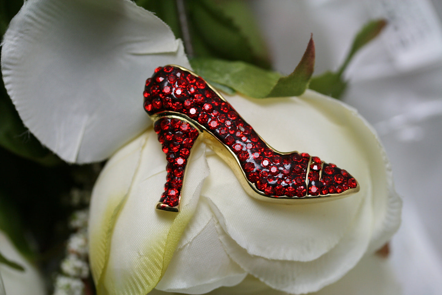 Vintage Ruby Red Crystal Rhinestone High Heel Shoe Fashion Pin Brooch