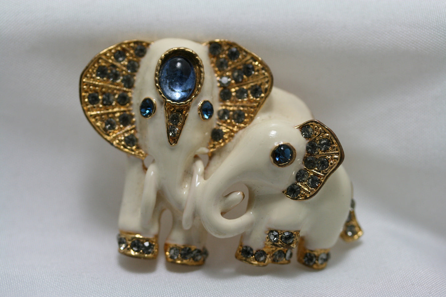 Vintage Crystal Elements Sapphire Eyed Pearlescent Paint Elephants Pin Brooch