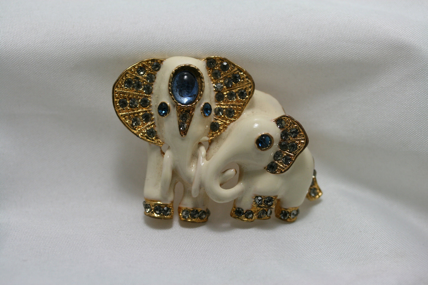 Vintage Crystal Elements Sapphire Eyed Pearlescent Paint Elephants Pin Brooch