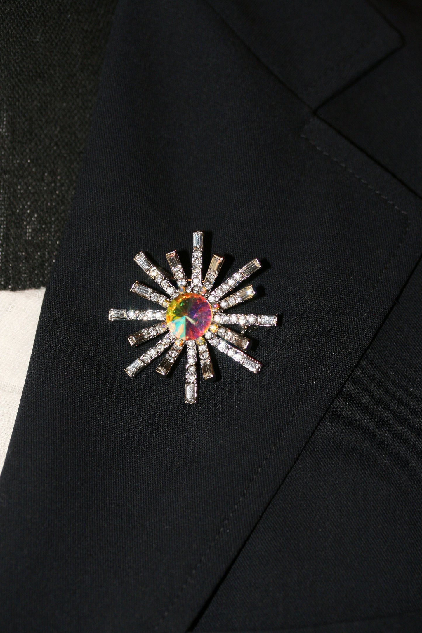 Vintage Clear Rhinestone Starburst Sunburst Hub Spoke Brooch Pin