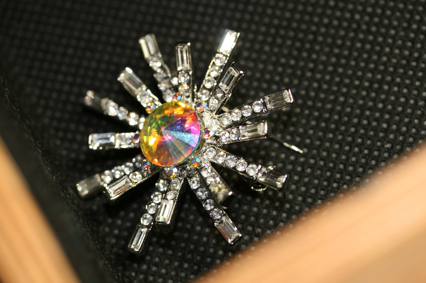 Vintage Clear Rhinestone Starburst Sunburst Hub Spoke Brooch Pin
