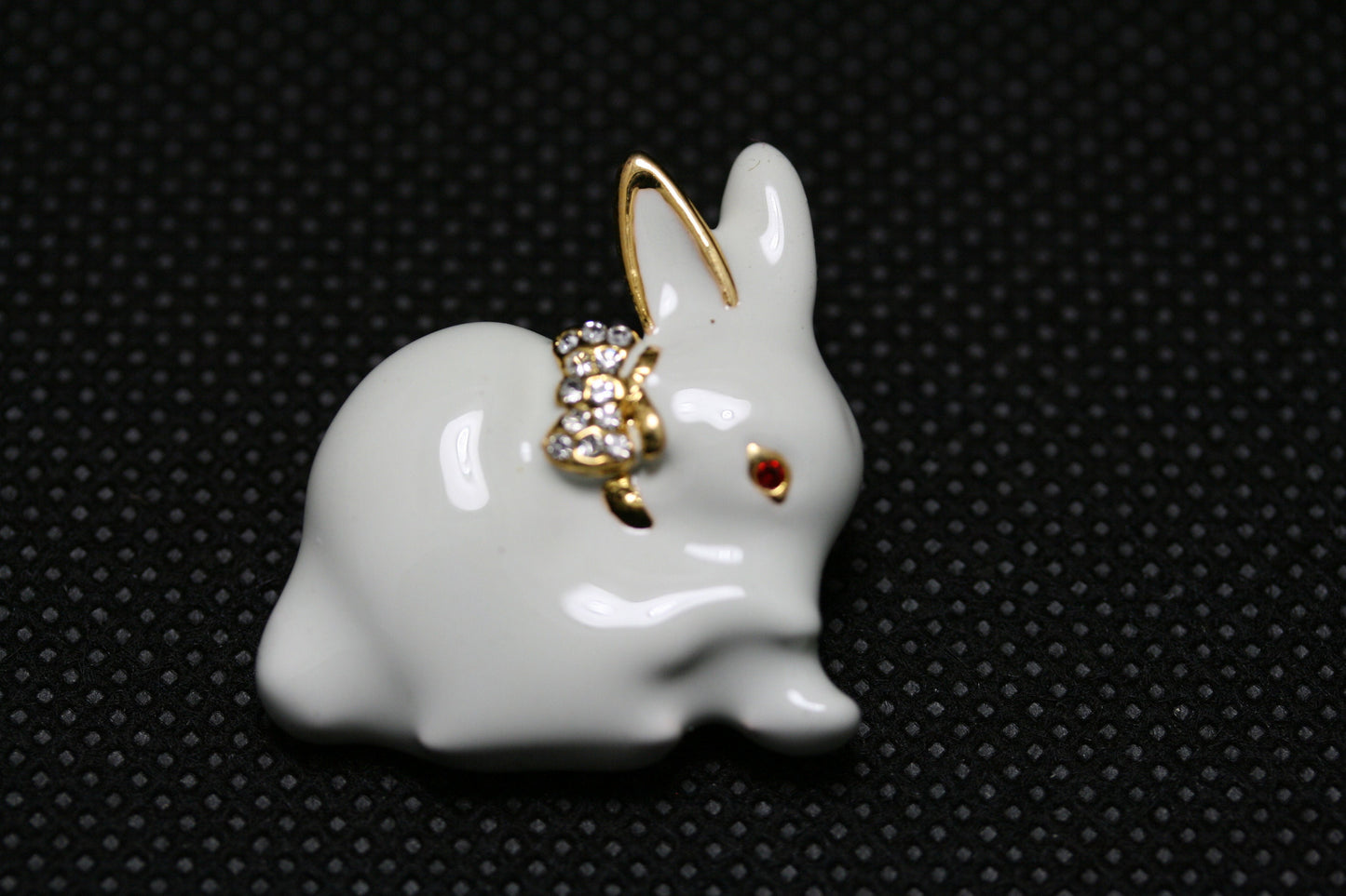 White Cute Enamel Rhinestone Easter Rabbit Bunny Brooch Pin, Animal Rabbit Brooch Jewelry