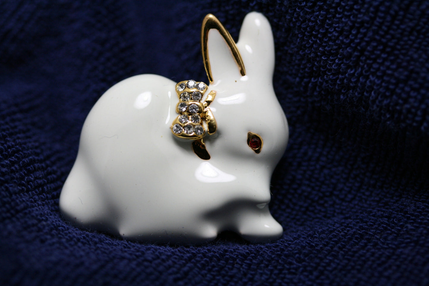 White Cute Enamel Rhinestone Easter Rabbit Bunny Brooch Pin, Animal Rabbit Brooch Jewelry