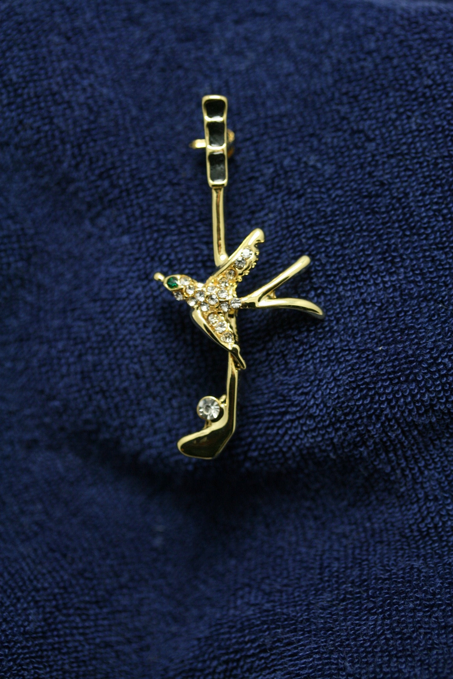 Rhinestone Goldstone Birdie on a Golf Wedge Pin Brooch