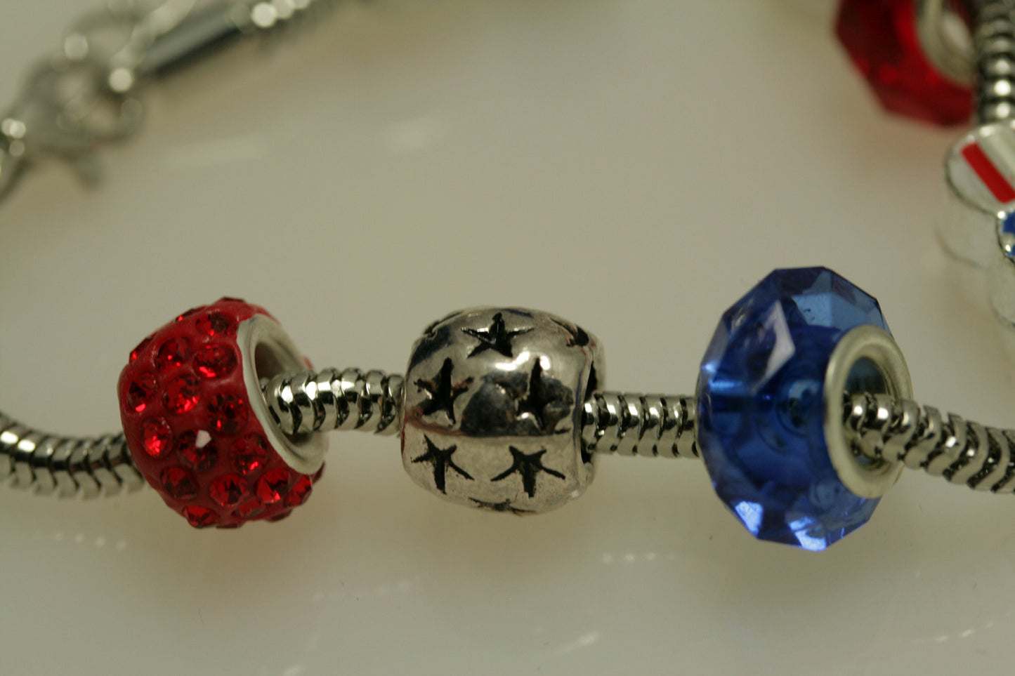 USA Flag Charm Beads Chain Adjustable Bracelet, Patriotic Beads Bracelet Jewelry
