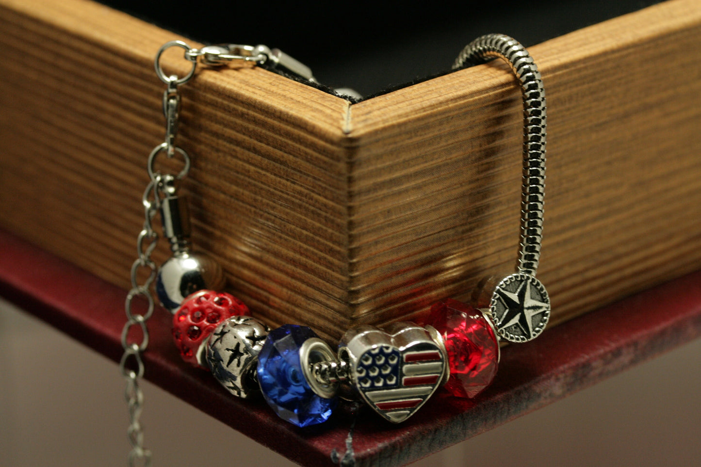 USA Flag Charm Beads Chain Adjustable Bracelet, Patriotic Beads Bracelet Jewelry