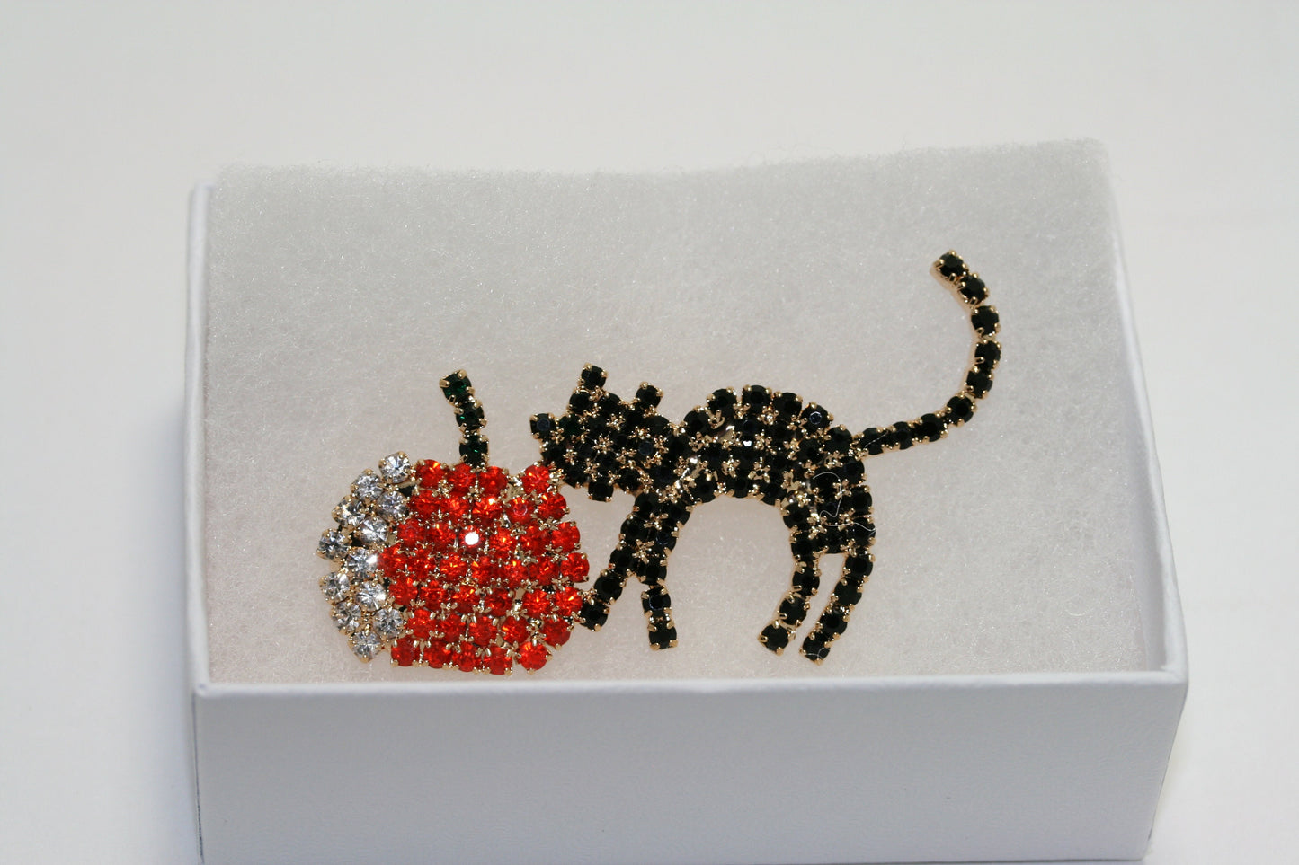 Austrian Rhinestone Black Cat and Pumpkin Halloween Brooch Pin, Black Cat Crystal Pin, Pumpkin Pin, Halloween Jewelry