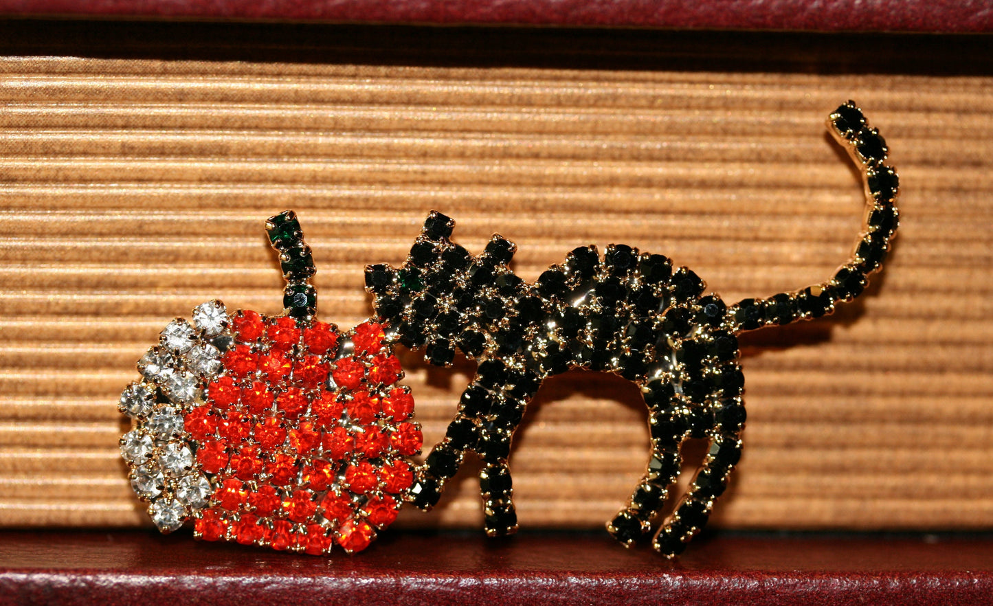 Austrian Rhinestone Black Cat and Pumpkin Halloween Brooch Pin, Black Cat Crystal Pin, Pumpkin Pin, Halloween Jewelry