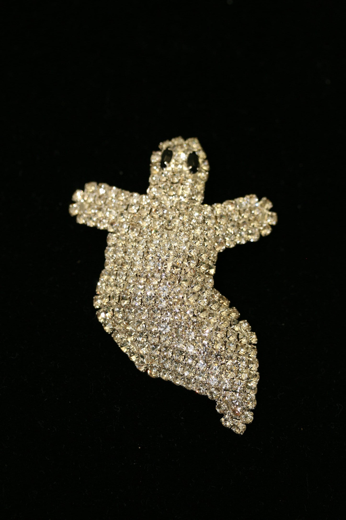 Vintage Jewelry Adorable Rhinestone Spooky Flying Ghost Halloween Pin Brooch