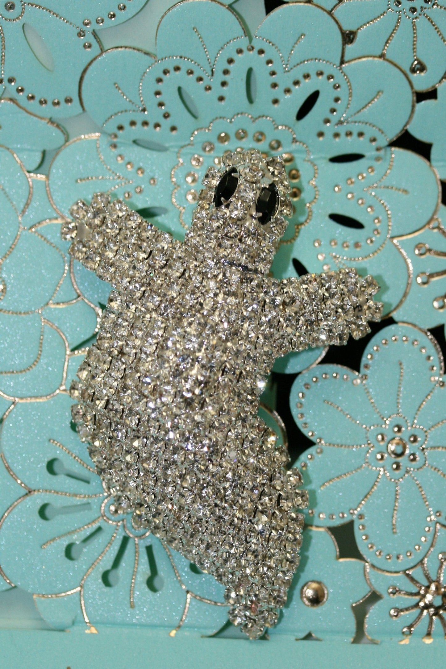 Vintage Jewelry Adorable Rhinestone Spooky Flying Ghost Halloween Pin Brooch
