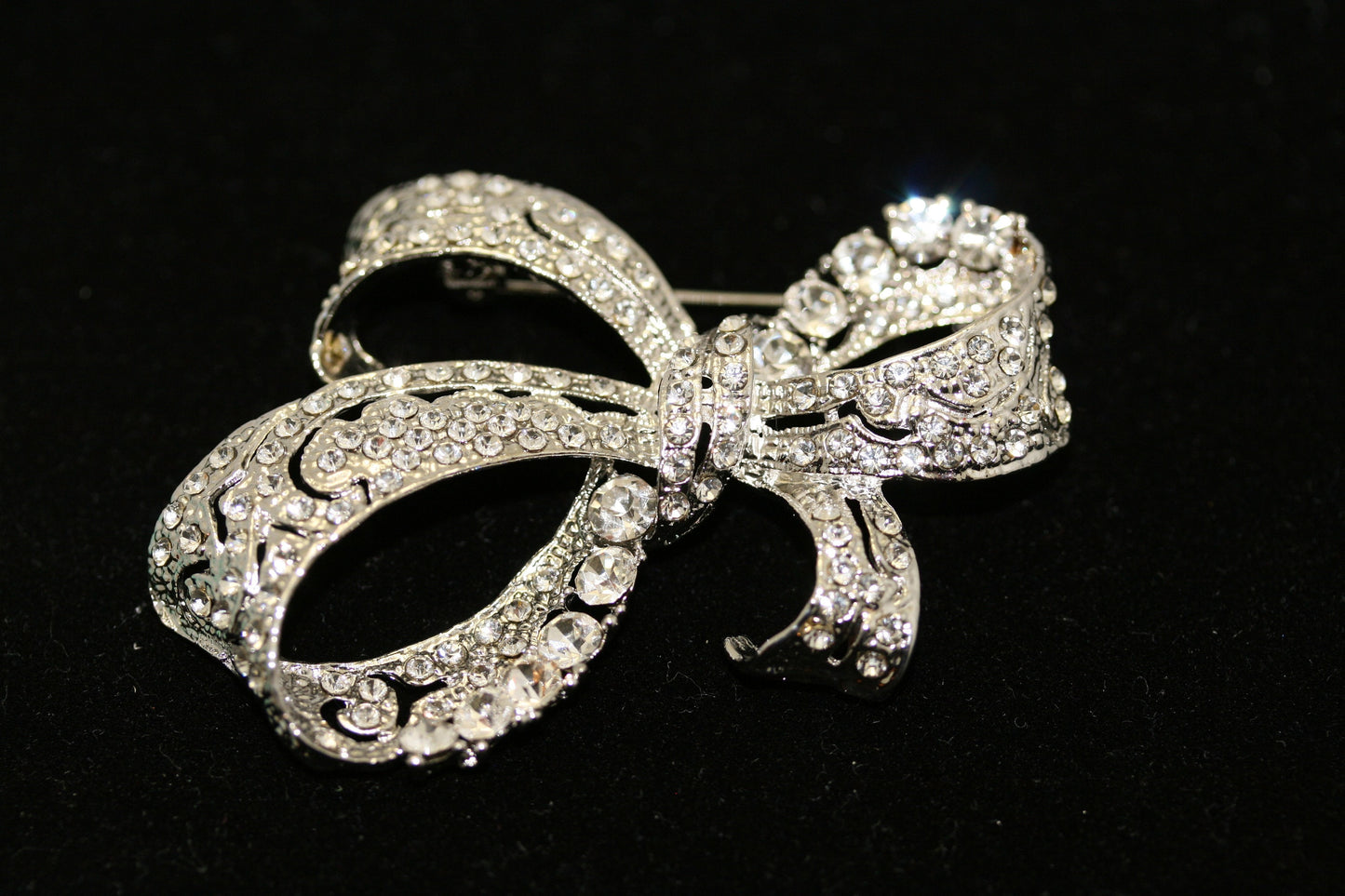 Rhinestone Fashion Ribbon Bowknot Bow Tie Flower Brooch Retro Diamond Exquisite Brooch For Wedding Bridal Invitation Decoration