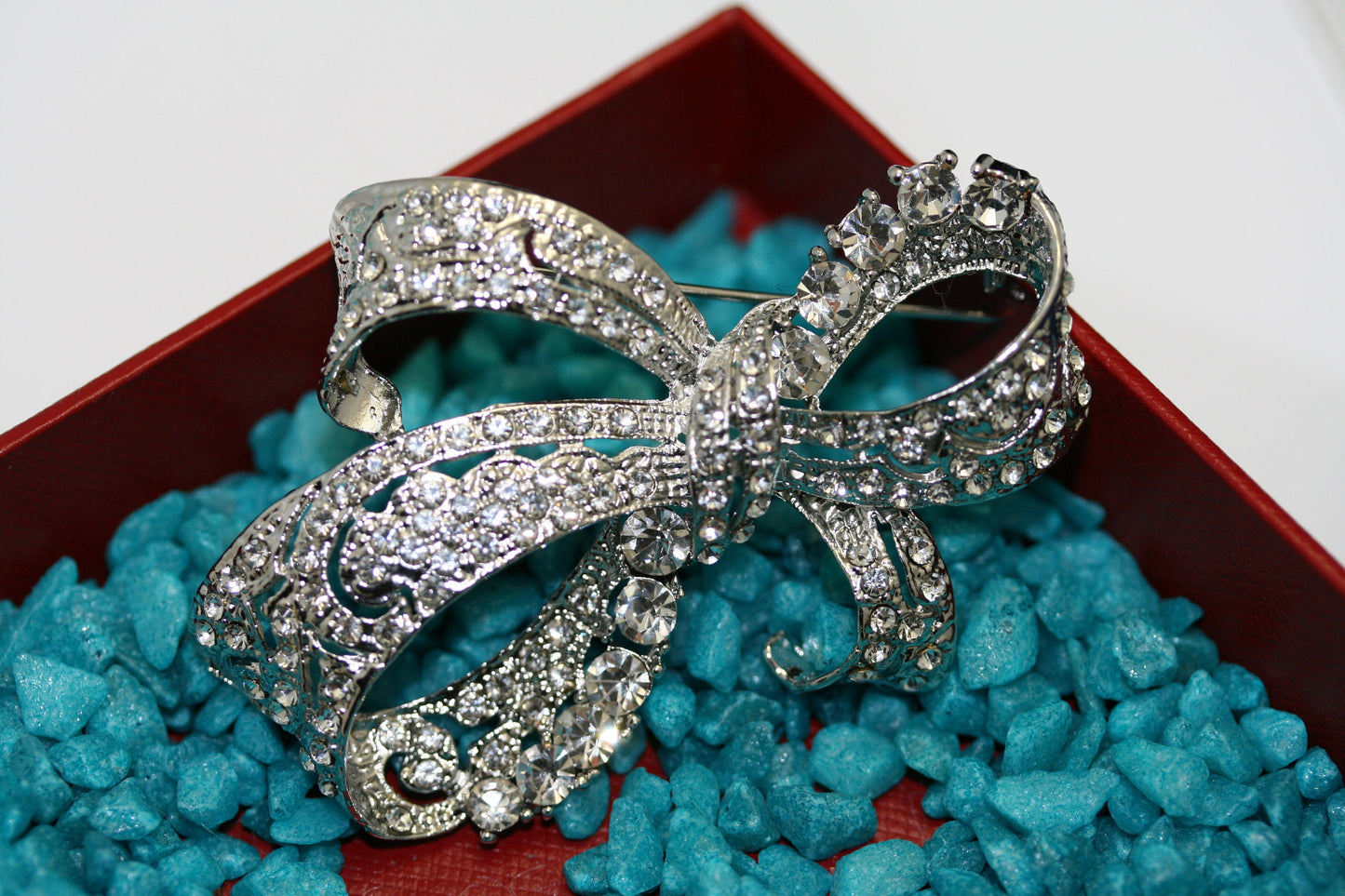 Rhinestone Fashion Ribbon Bowknot Bow Tie Flower Brooch Retro Diamond Exquisite Brooch For Wedding Bridal Invitation Decoration