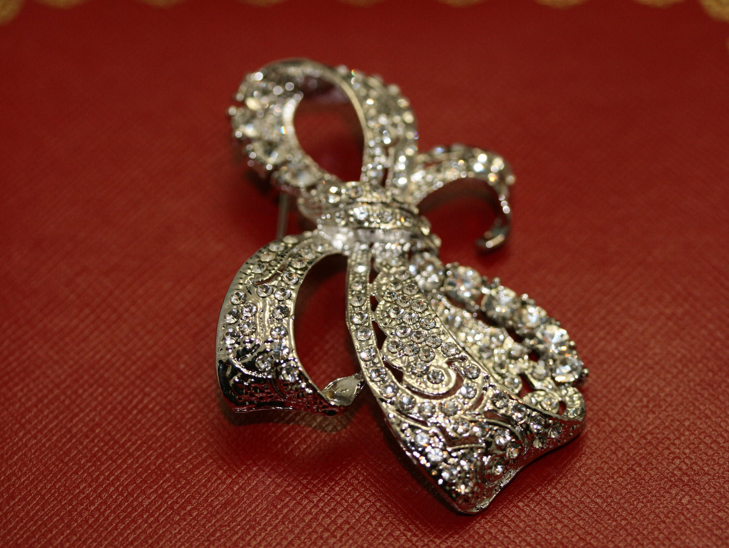 Rhinestone Fashion Ribbon Bowknot Bow Tie Flower Brooch Retro Diamond Exquisite Brooch For Wedding Bridal Invitation Decoration