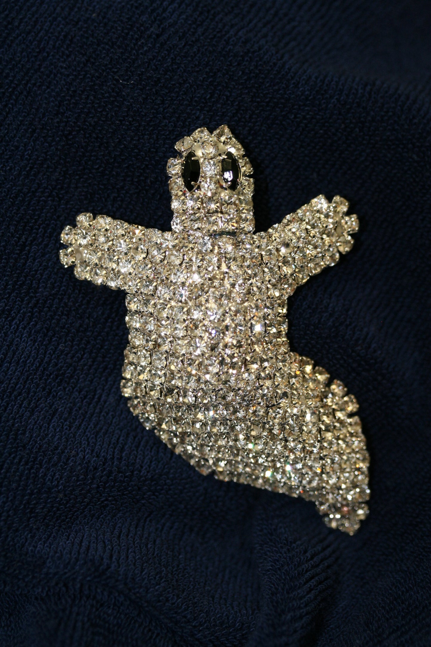 Vintage Jewelry Adorable Rhinestone Spooky Flying Ghost Halloween Pin Brooch