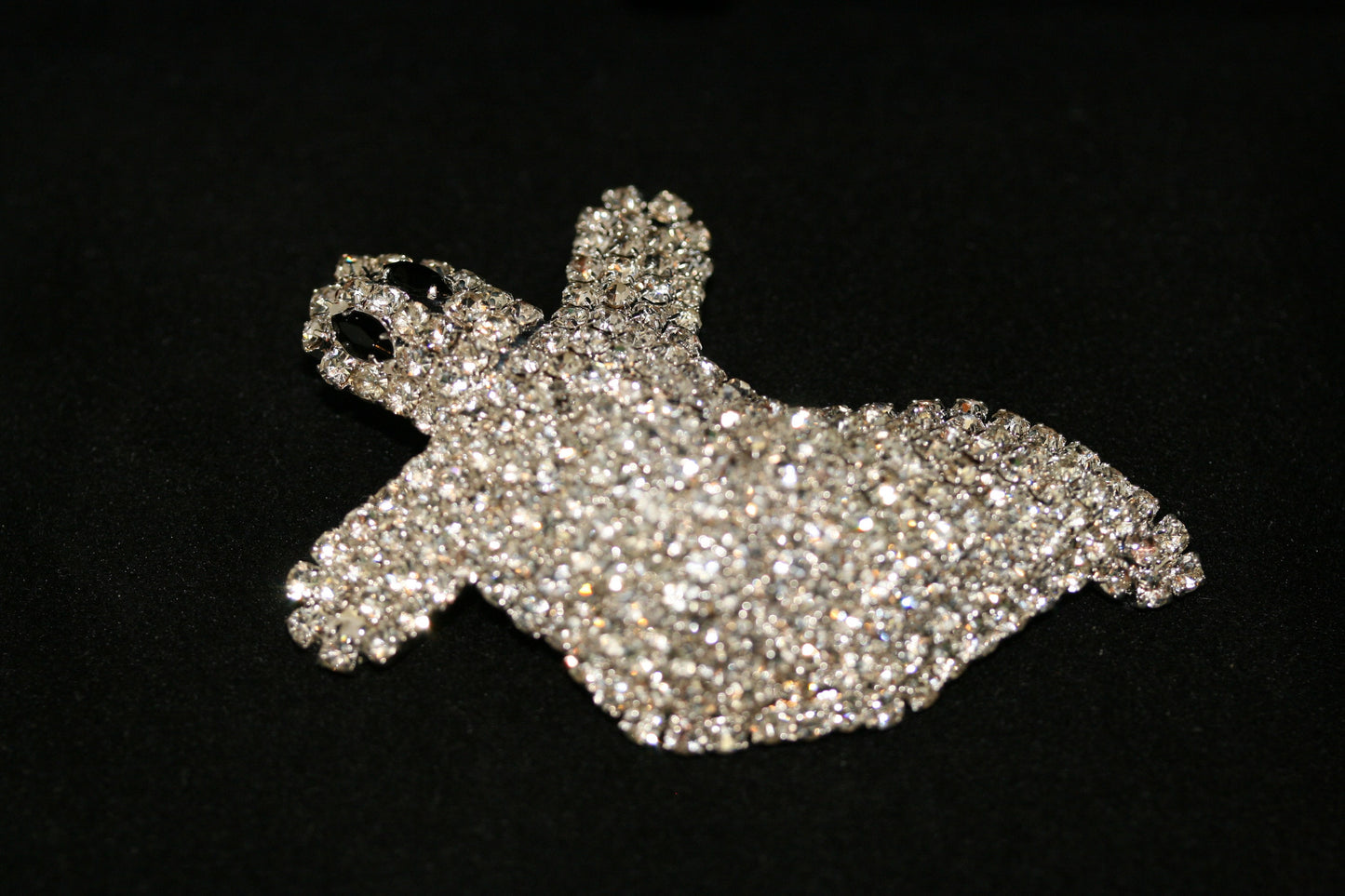 Vintage Jewelry Adorable Rhinestone Spooky Flying Ghost Halloween Pin Brooch