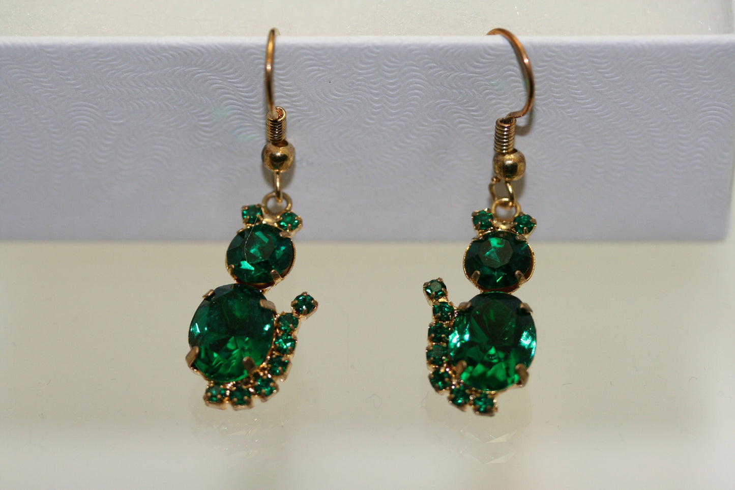 Vintage Green Rhinestone Cat Dangle Earring, Crystal Cat Earrings, Halloween Earrings