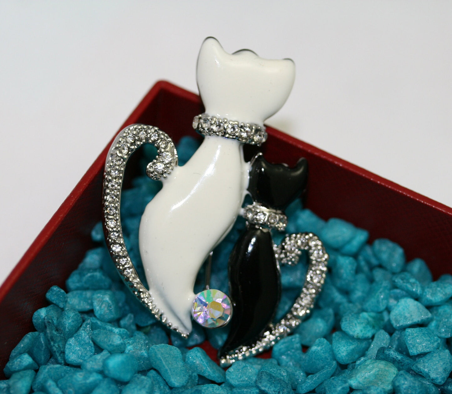 Black And White Two Cute Sitting Cat Kitten Kitty Brooch Pin for Women, Rhinestone Animal Jewelry