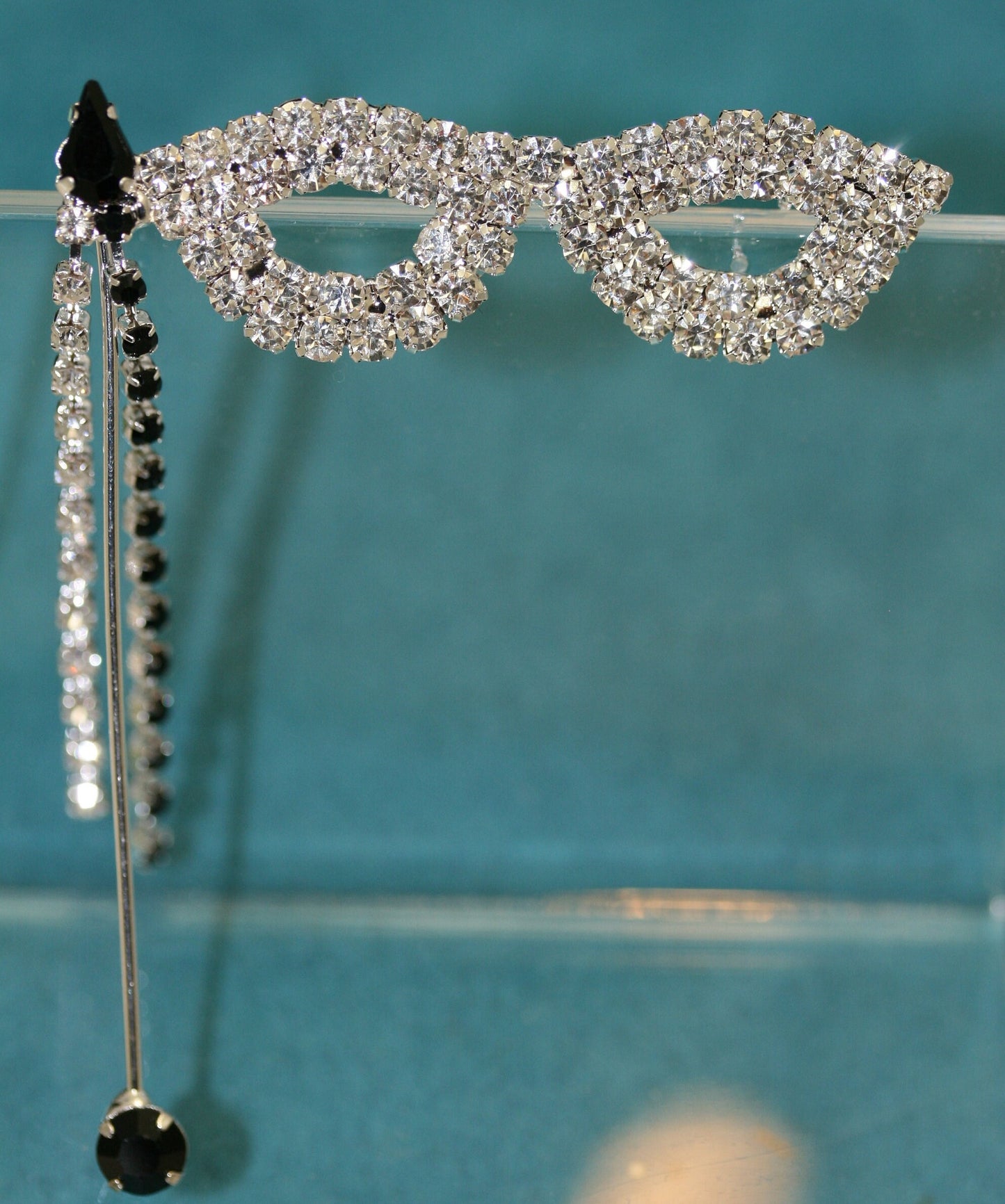 Rhinestone Masquerade Ball Mask French Quarter New Orleans Mardi Gras Brooch Lapel Pin, Crystal Mardi Gras Jewelry