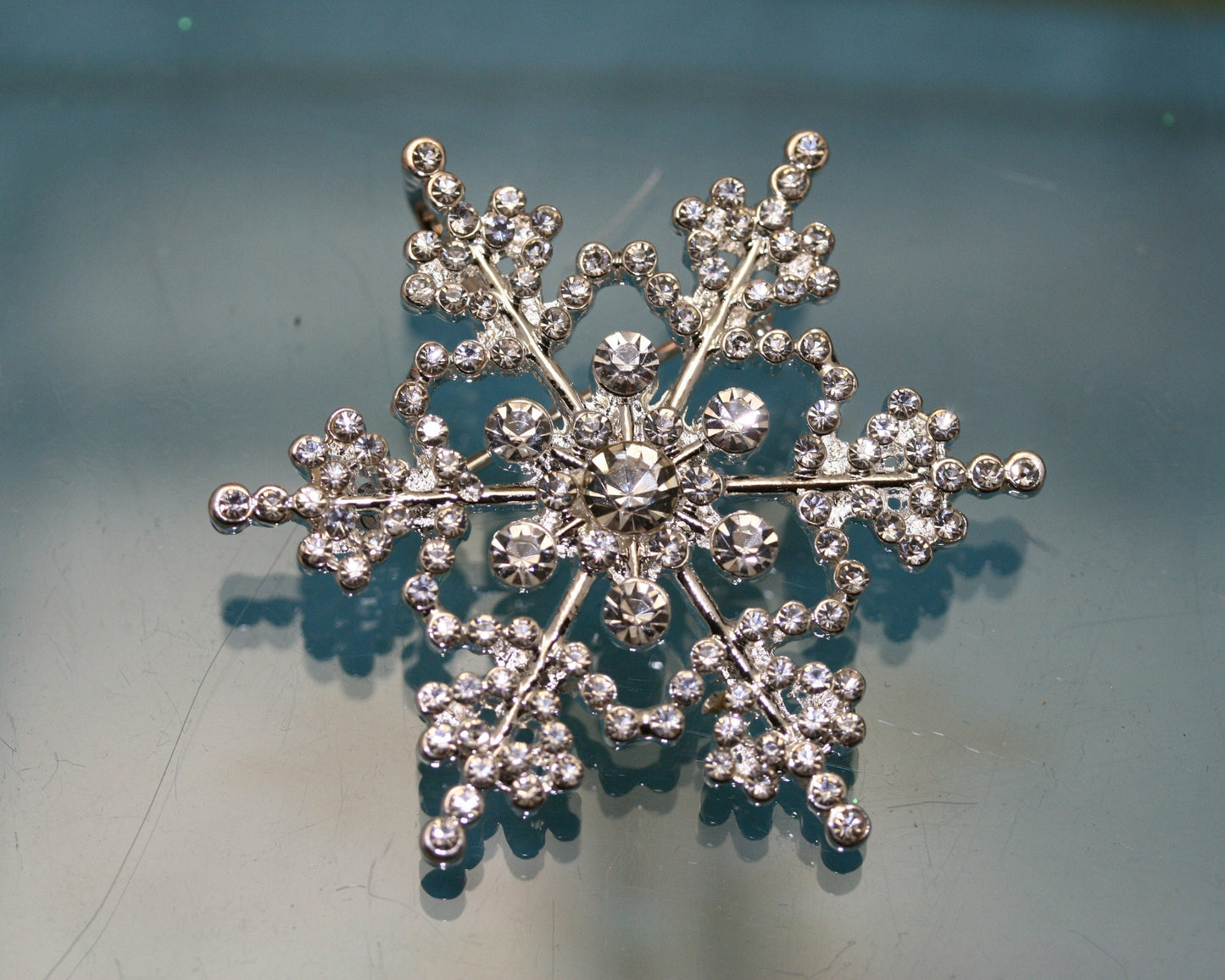 Christmas Jewelry, Crystal Snowflake Bridal Brooch, Winter Bouquet Brooches, Rhinestone Silver Snowflake Pin, Snowflake Pendant Jewelry