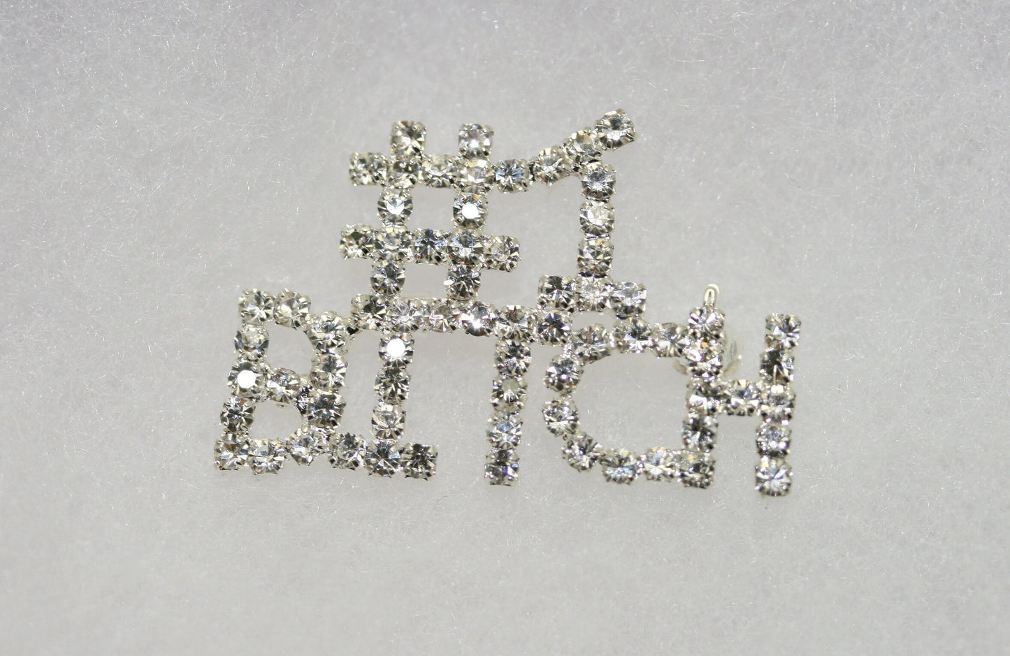 Shining Silver Color Rhinestones Brooch Jewelry "#1 BITCH" Word Pin for Women