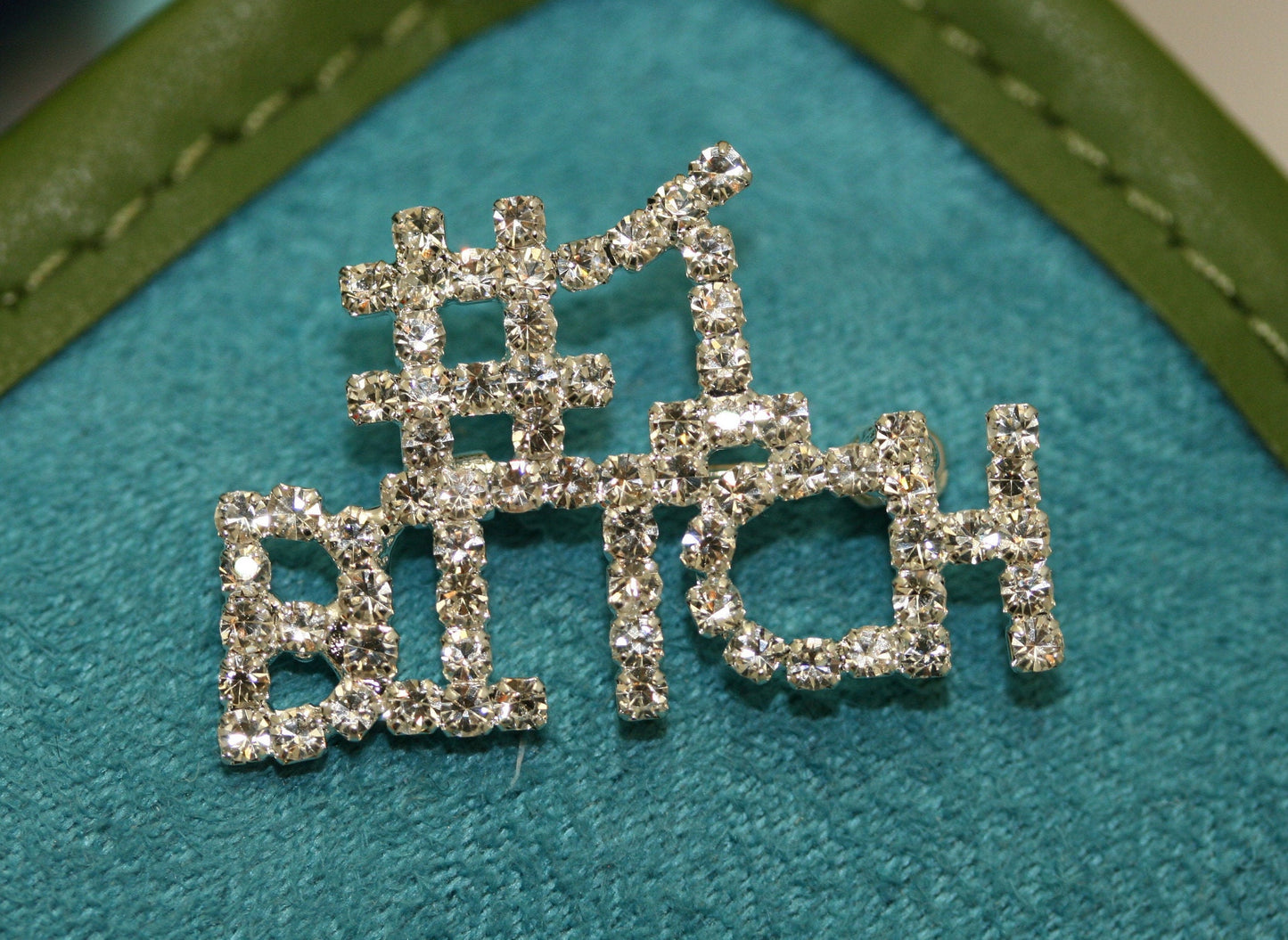 Shining Silver Color Rhinestones Brooch Jewelry "#1 BITCH" Word Pin for Women
