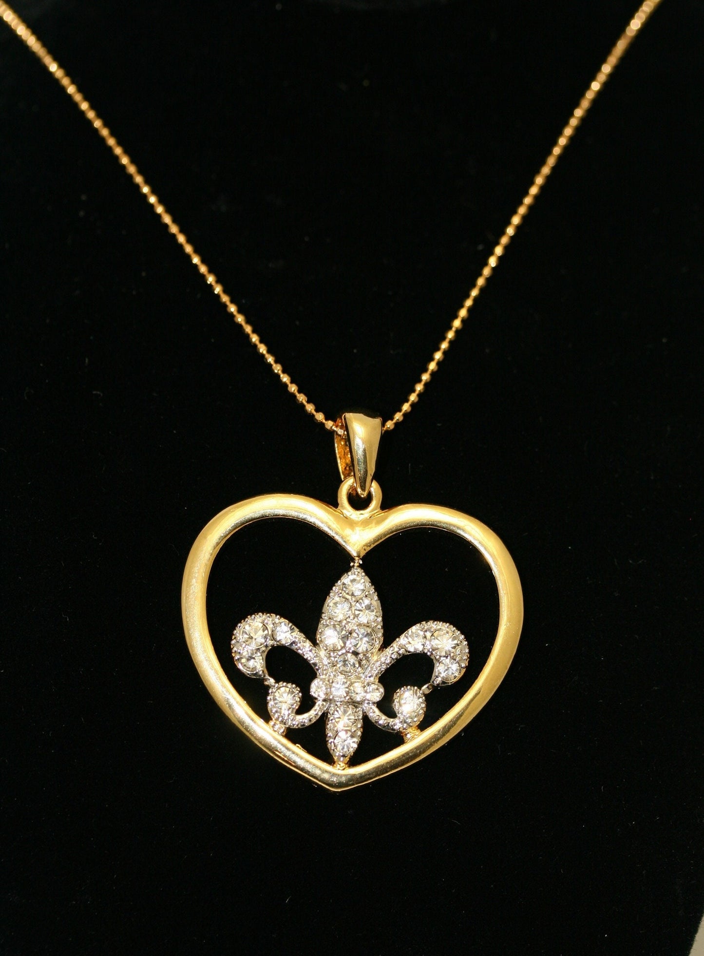 Fleur De Lis Intaglio Heart Pendant Rhinestone Charm Fleur De Lis Necklace Fashion Jewelry