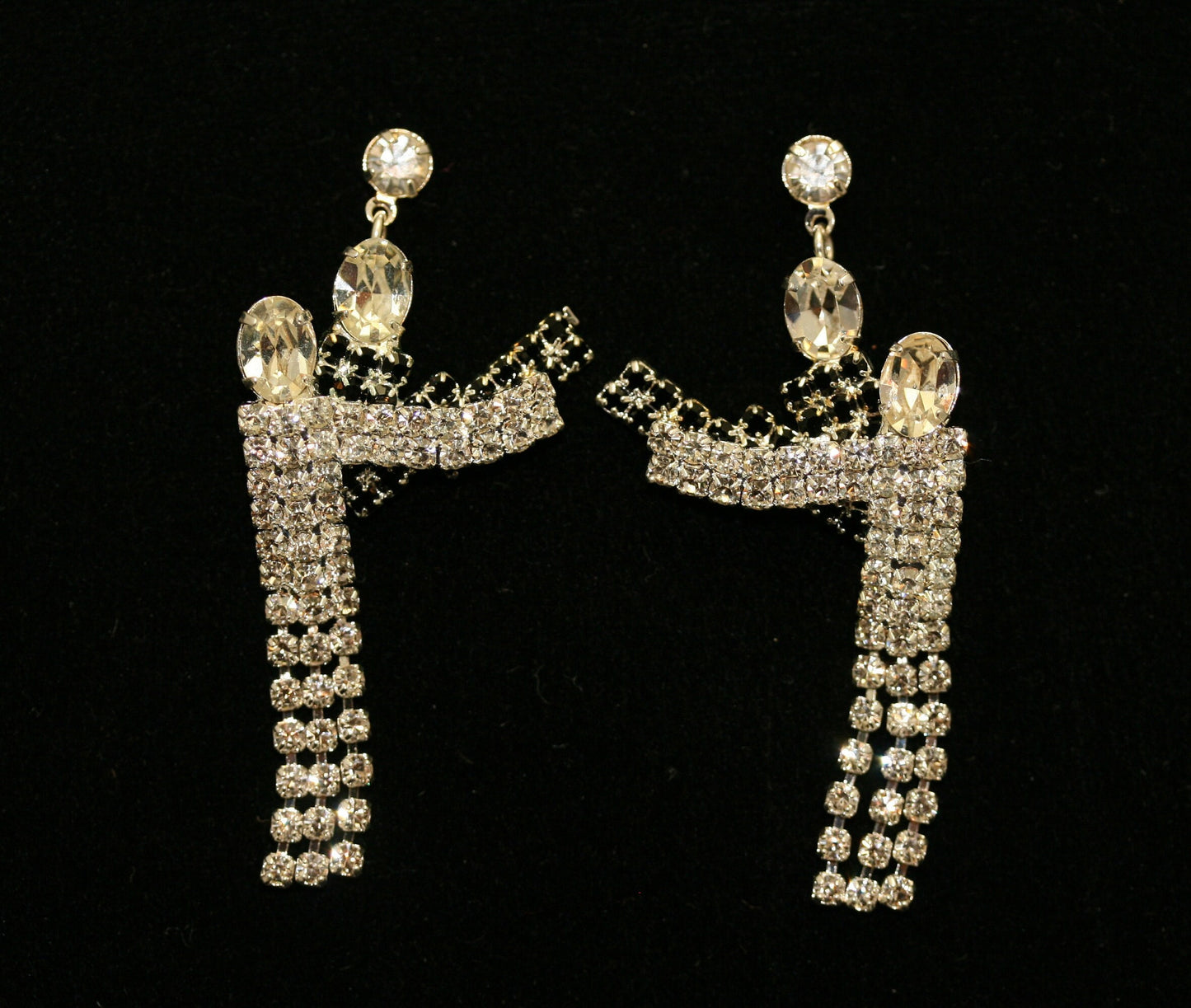 Vintage Art Deco Earrings couple dancing black and white rhinestone Jewelry