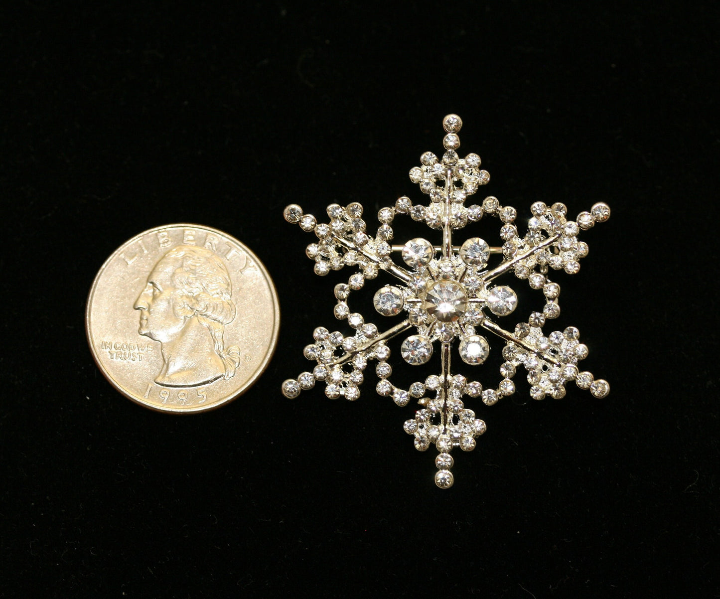 Christmas Jewelry, Crystal Snowflake Bridal Brooch, Winter Bouquet Brooches, Rhinestone Silver Snowflake Pin, Snowflake Pendant Jewelry