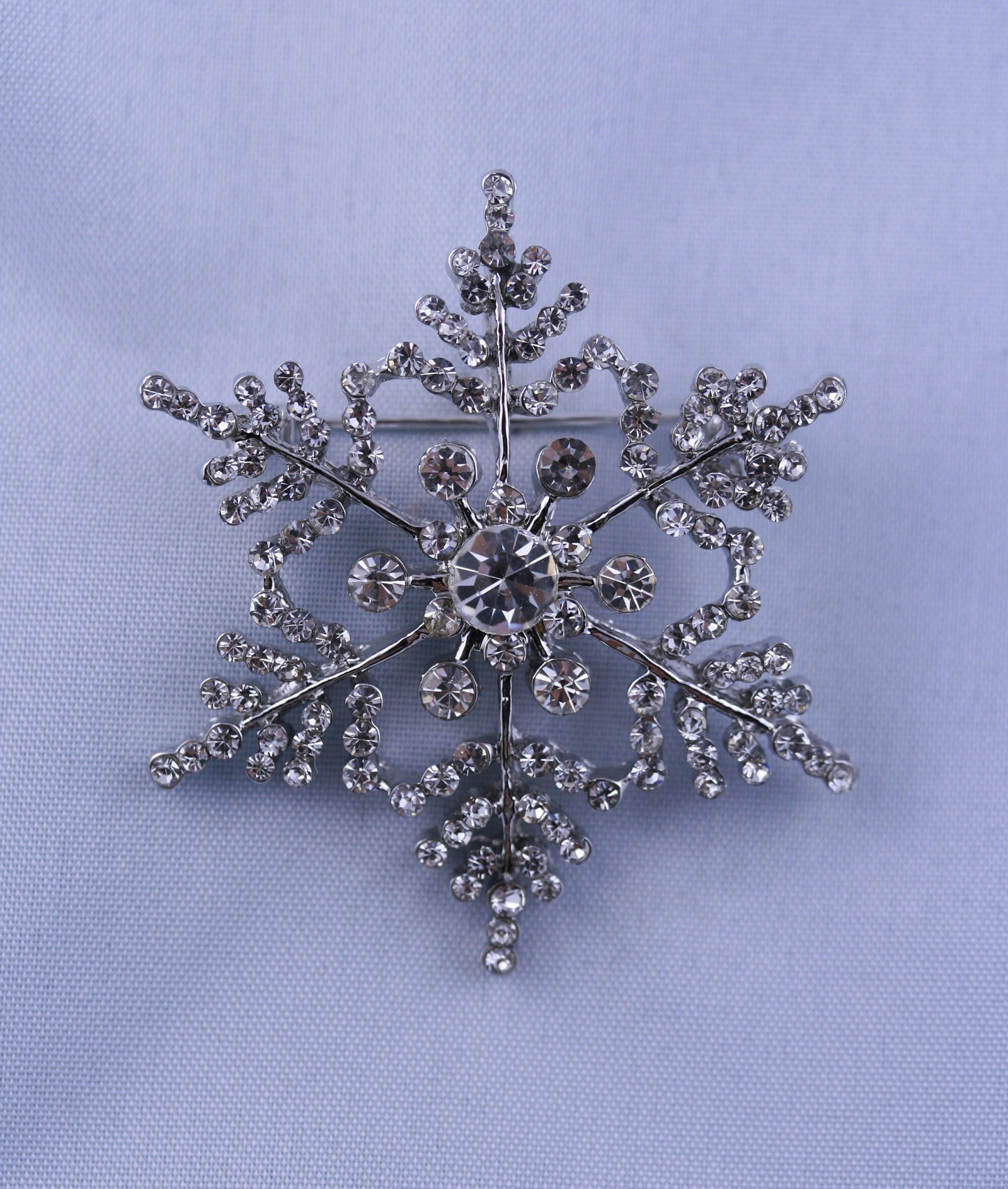 Christmas Jewelry, Crystal Snowflake Bridal Brooch, Winter Bouquet Brooches, Rhinestone Silver Snowflake Pin, Snowflake Pendant Jewelry