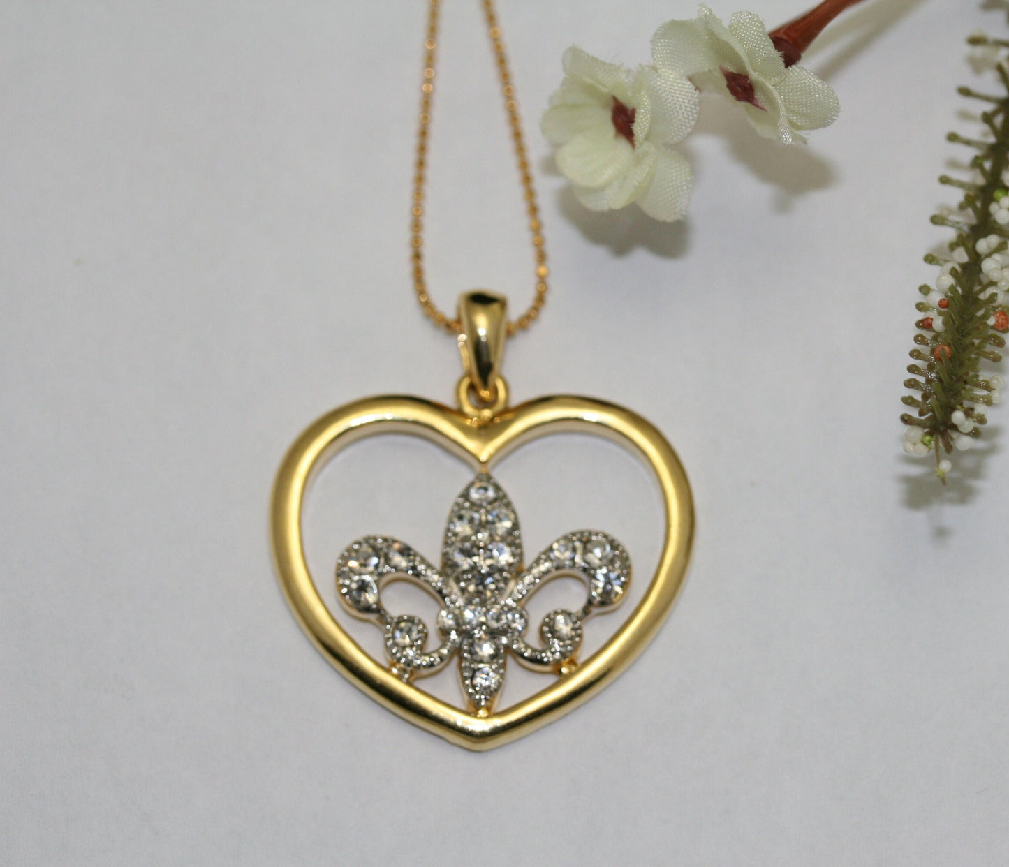 Fleur De Lis Intaglio Heart Pendant Rhinestone Charm Fleur De Lis Necklace Fashion Jewelry