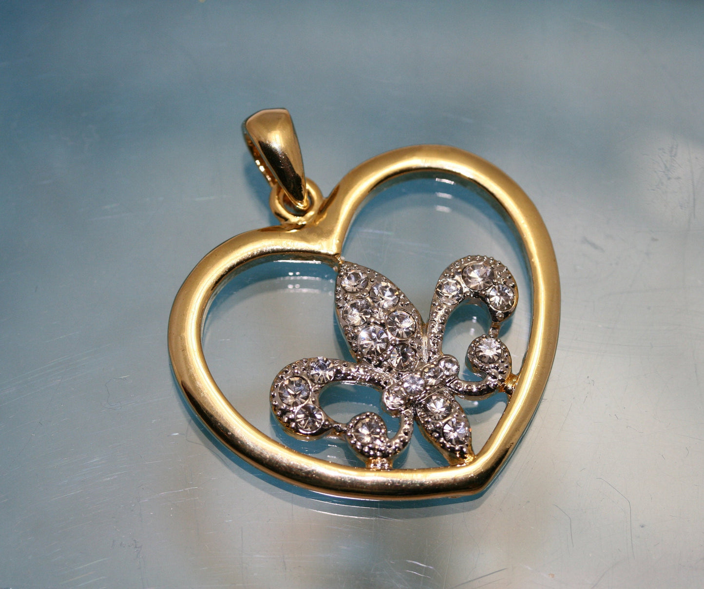 Fleur De Lis Intaglio Heart Pendant Rhinestone Charm Fleur De Lis Necklace Fashion Jewelry
