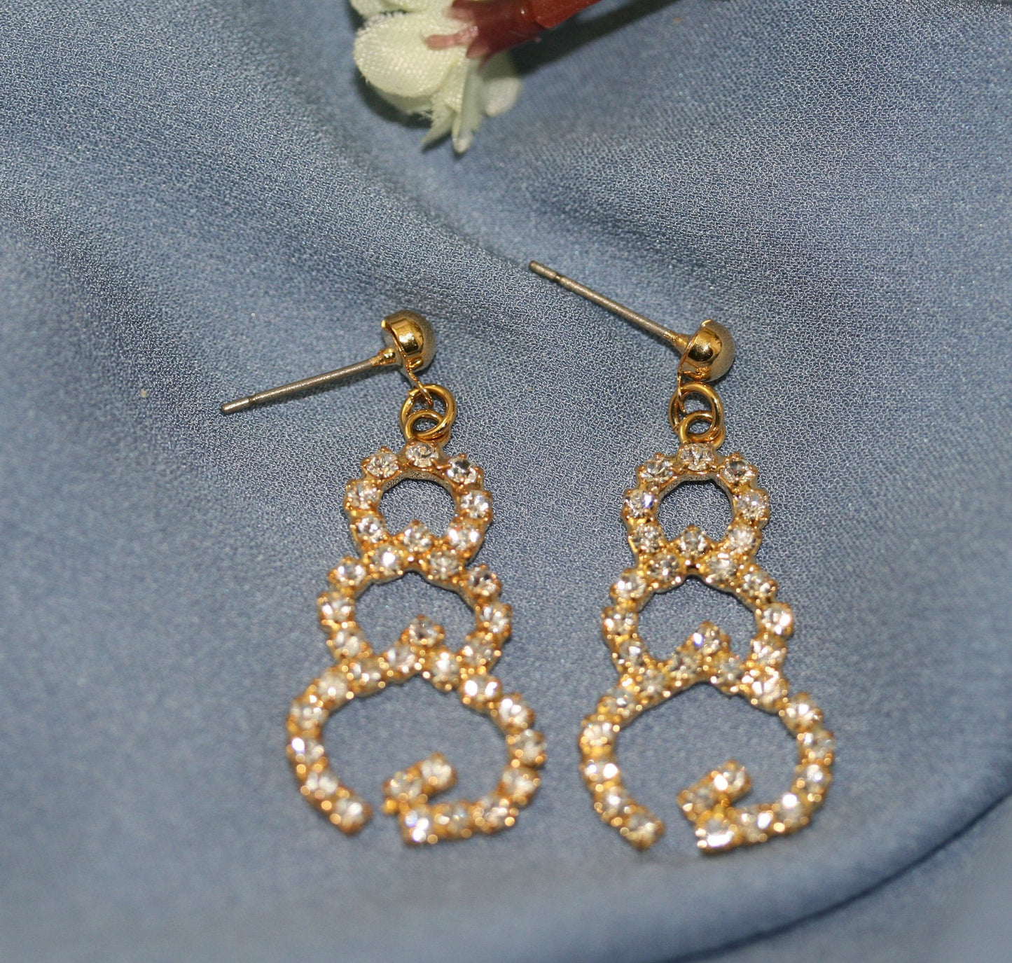 Vintage Rhinestone Snowman Dangle Earrings, Outline Shape, Holiday Fashion Jewelry Gift