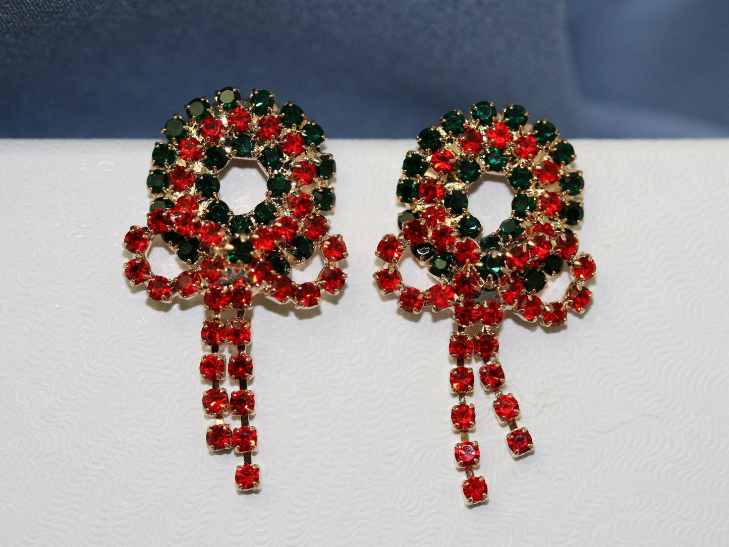 Vintage Red Green Rhinestone Christmas Wreath Stud Earrings for Women, Holiday Fashion Xmas Jewelry Gift