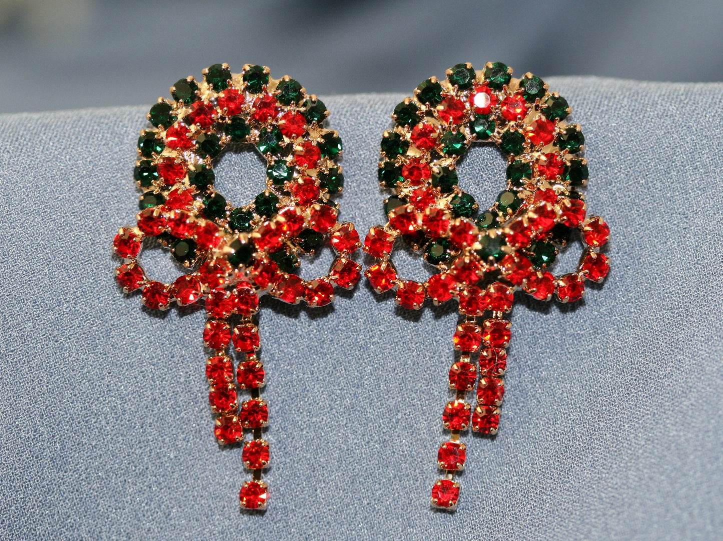 Vintage Red Green Rhinestone Christmas Wreath Stud Earrings for Women, Holiday Fashion Xmas Jewelry Gift