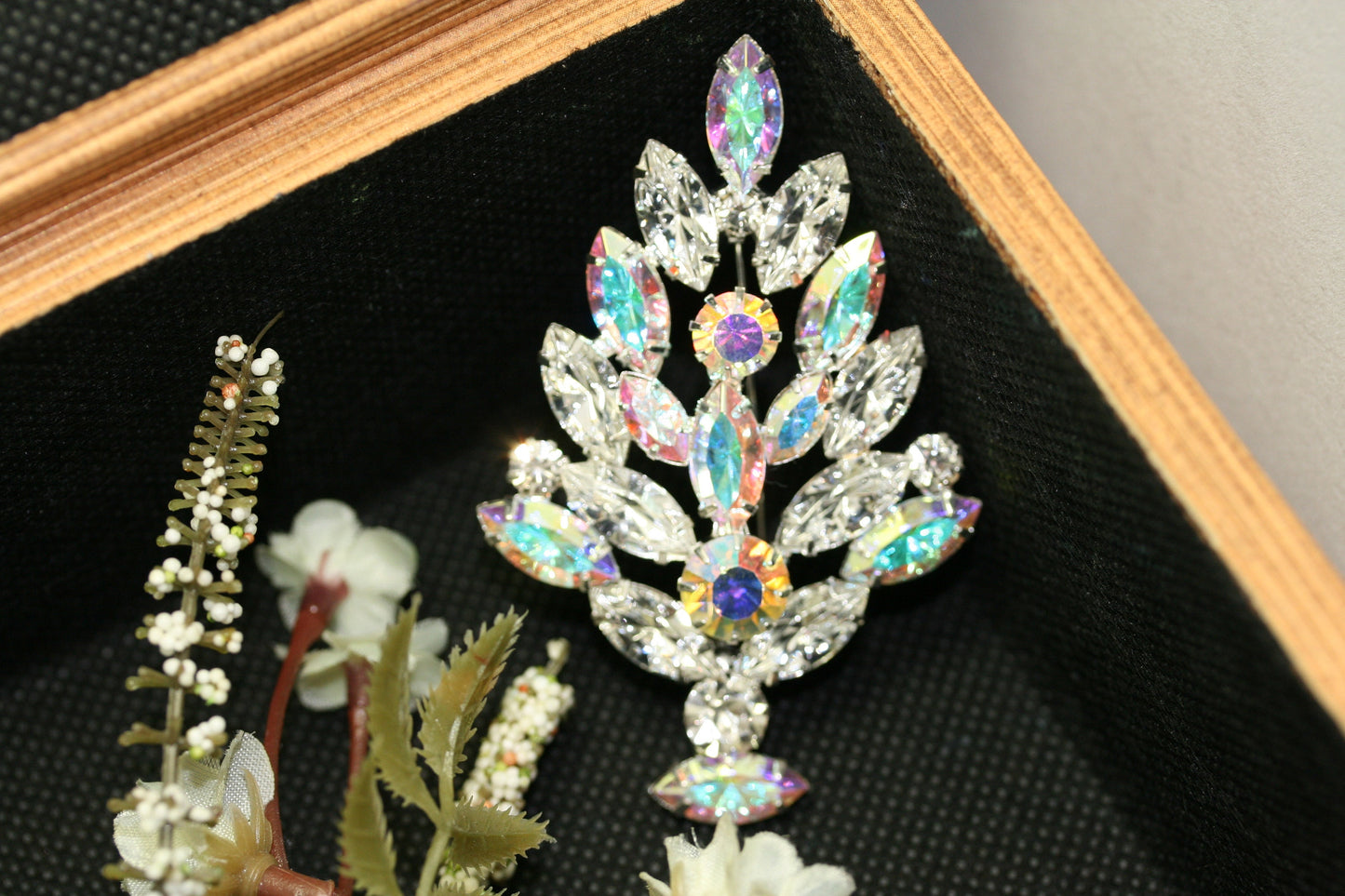 Vintage Eisenberg Ice Design Aurora Borealis Rhinestone Christmas Tree Brooch Pin, Xmas Holiday Jewelry Gift Collection