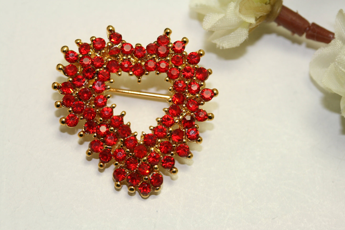 Rhinestone Valentine's Day Hollow Heart Brooch Pin, Red Ruby, Clear Heart pin, Valentine's Day Fashion Jewelry Gift For Her