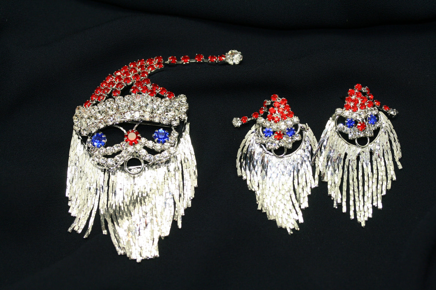 Christmas Santa Claus Face Brooch and Earrings Set , Santa Clause pin, Santa Clause Earrings Christmas Holiday Jewelry Set