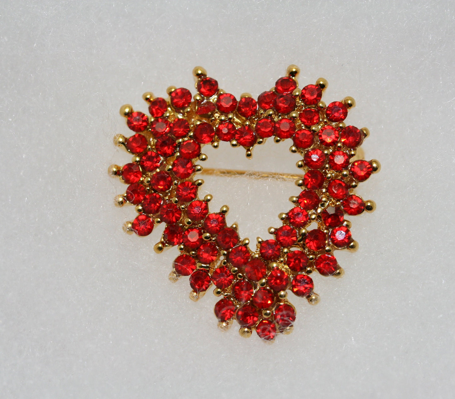 Rhinestone Valentine's Day Hollow Heart Brooch Pin, Red Ruby, Clear Heart pin, Valentine's Day Fashion Jewelry Gift For Her
