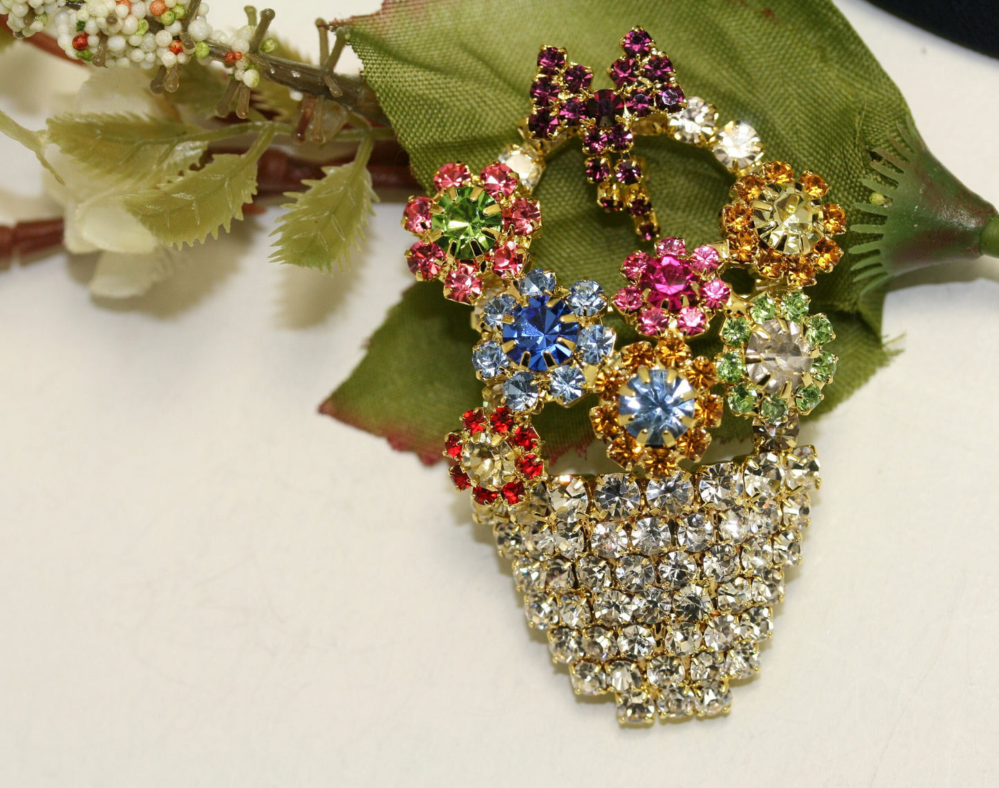 Vintage Design Rhinestone Easter Flower Basket Brooch Pin, Easter Egg Basket Jewelry Gift, Easter Brooch Jewelry
