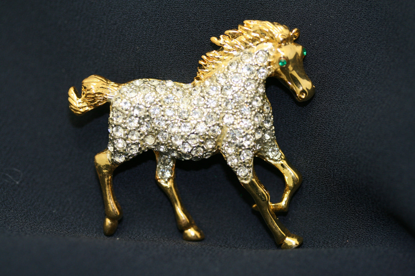 Rhinestone Gold-tone Galloping Horse Pin Horse Brooches Fashion Costume Pin Brooch jewelry gift