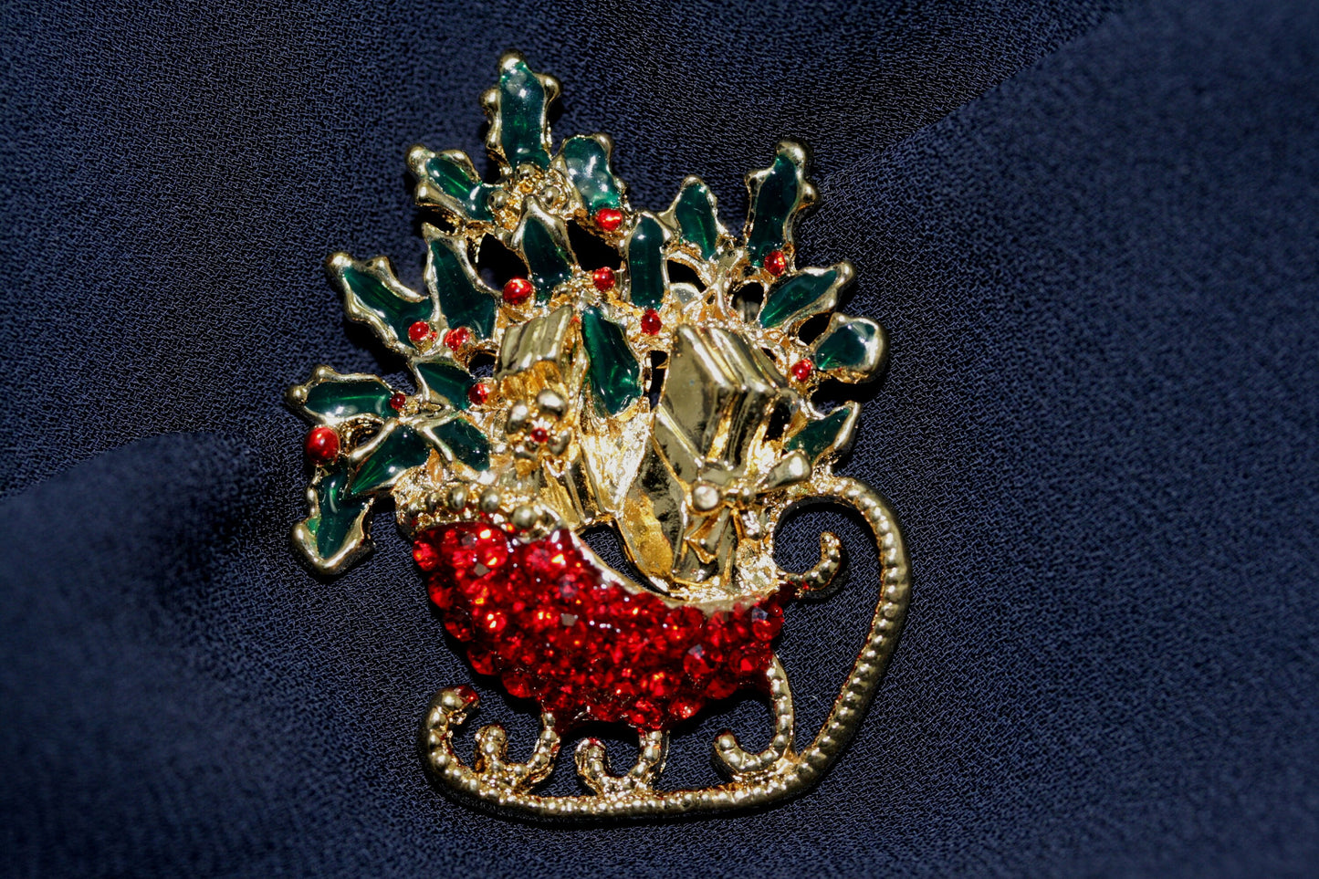 Christmas Xmas Rhinestone Enamel Santa Sleigh Ride Sled Gifts Brooch Pin, Holiday Jewelry Gift