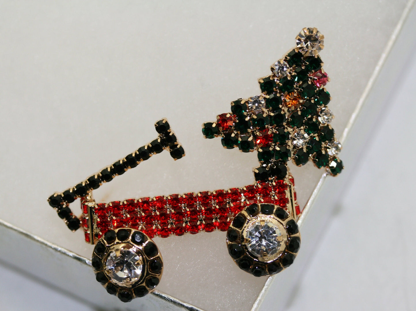 Christmas Tree Wagon Vintage Brooch, Xmas Holiday Crystal and Rhinestone Brooch Gift, Wagon Pin