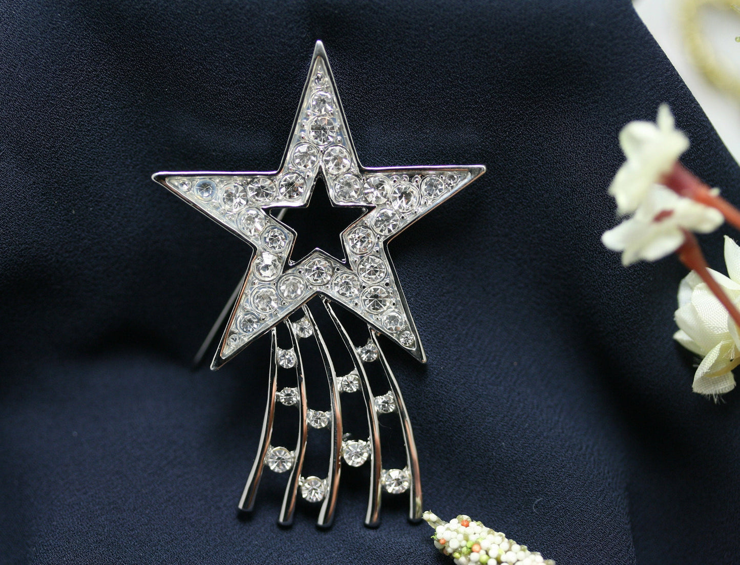Silver Plated Rhinestone Shooting Star Brooch Pin